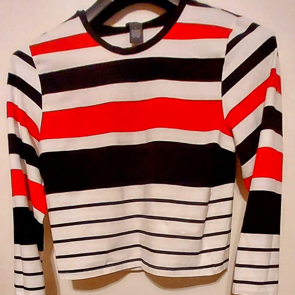 Chelsea & Theodore Womans Stripe Tee. New with out tags Sz M/L Pullover